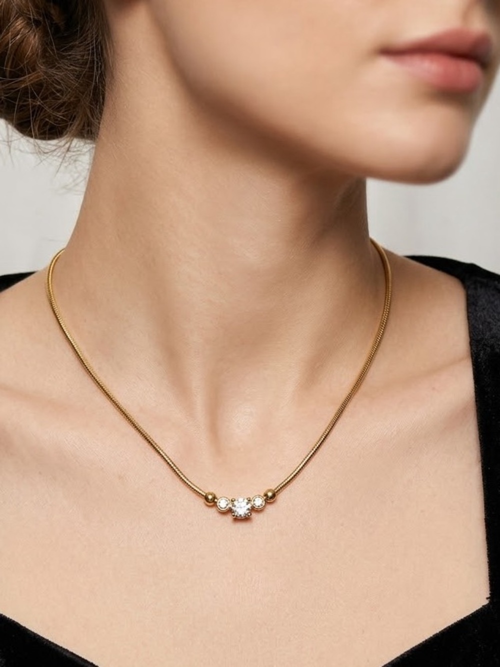 Christian Dior Gold-tone Crystal Accent vintage gold Necklace EUC